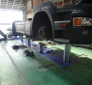 本社車検リフト3