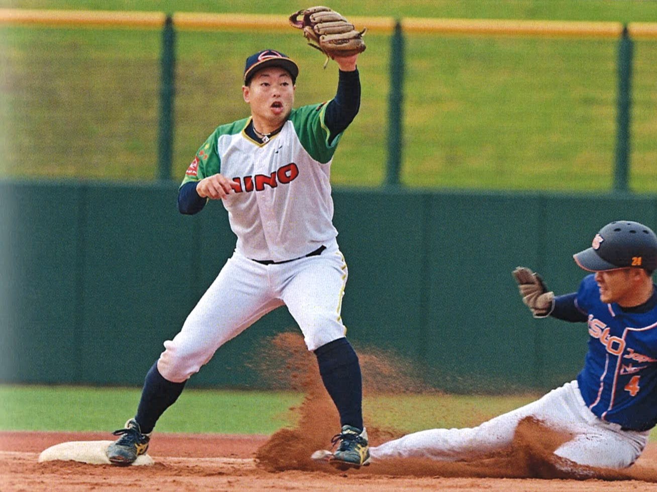 富山日野自動車野球部の試合写真